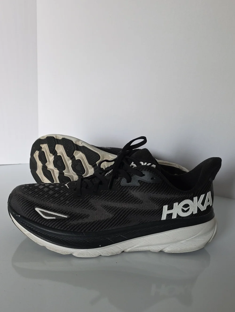 Hoka CLIFTON9 Athletic Running Shoes